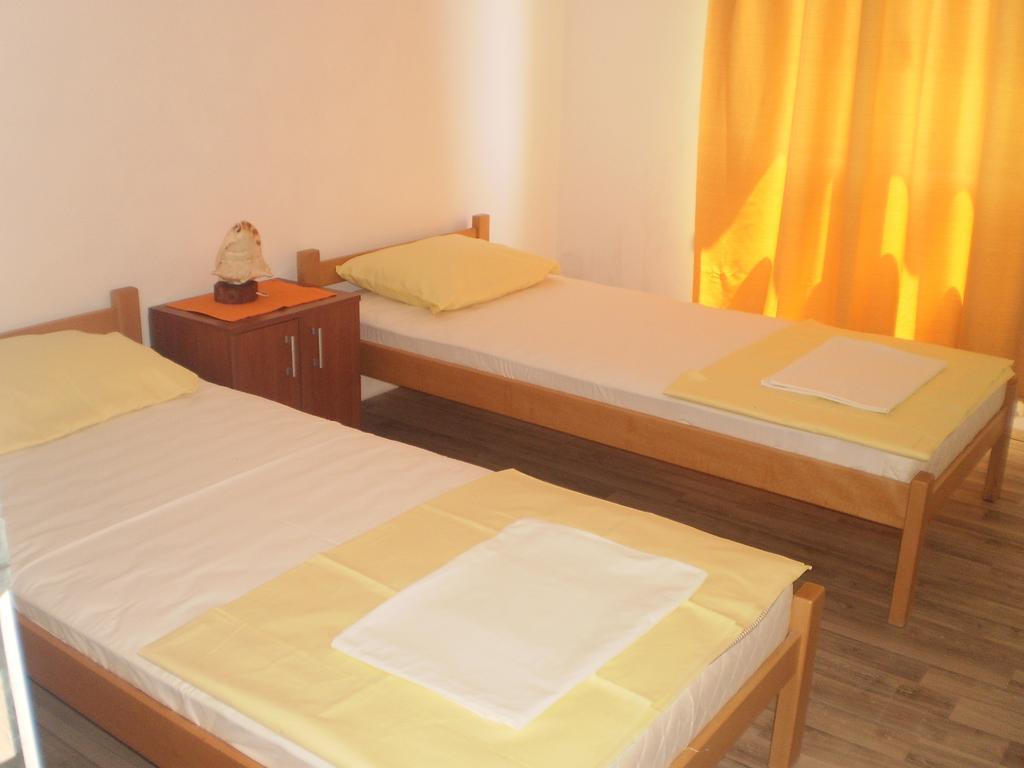 Apartment Vuk I Novak Ulcinj Room photo