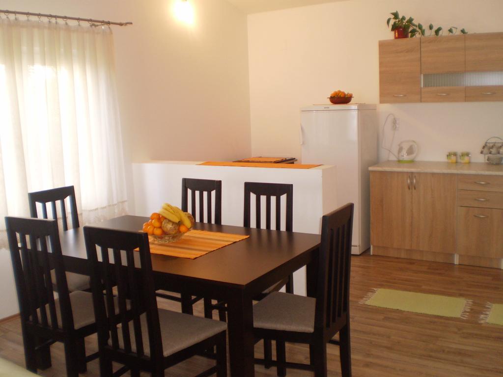Apartment Vuk I Novak Ulcinj Exterior photo